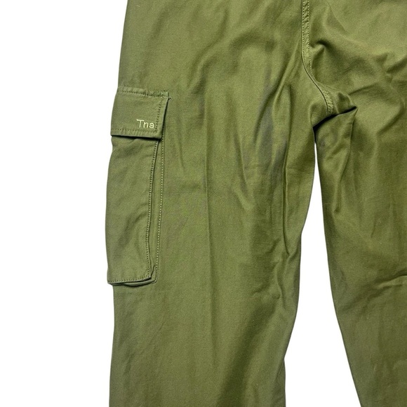 TNA Aritzia Cargo Pants Olive Camo Green Size 6 - Picture 3 of 7